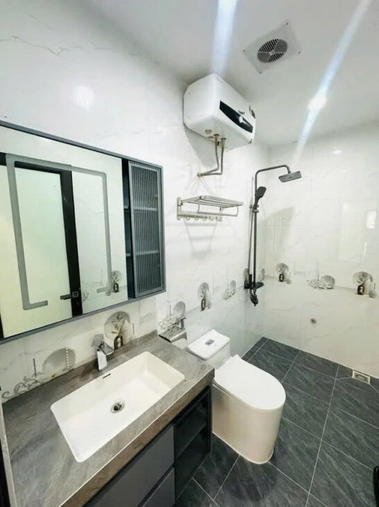 BÁN NHÀ 52M 5 TẦNG THANG MÁY CỰC MỚI Ở NGAY NGÕ 310 NGHI TÀM TÂY HỒ