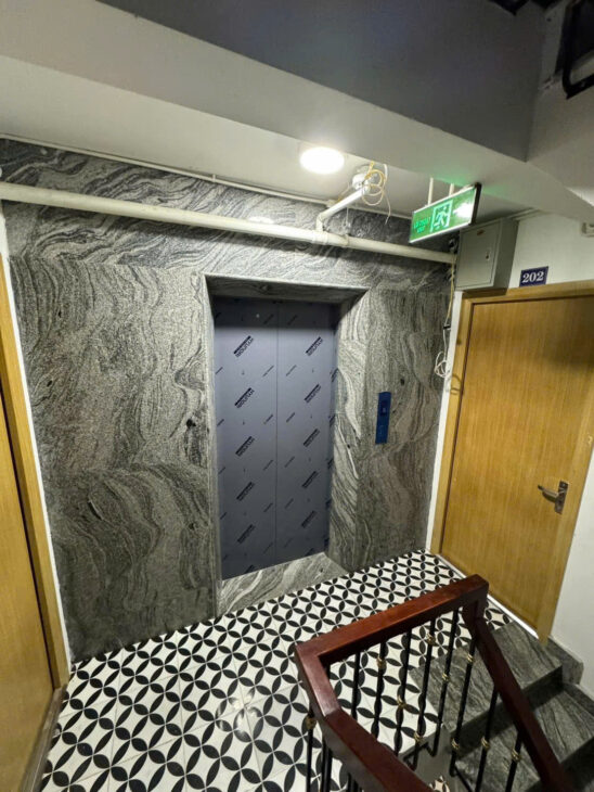 BÁN TÒA NHÀ NGUYỄN KHANG, CẦU GIẤY – 100M x 9T THANG MÁY CÓ HẦM – DÒNG TIỀN 130TR/TH – Ô TÔ TRÁNH –