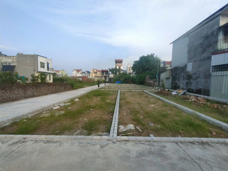 BÁN ĐẤT TỔ 10 (ẤP TRE, XÃ QUANG MINH, HN)-ÔTÔ VÀO ĐẤT, 100% THỔ CƯ, GIÁ ĐẦU TƯ (chỉ 2.6tỷ/lô)