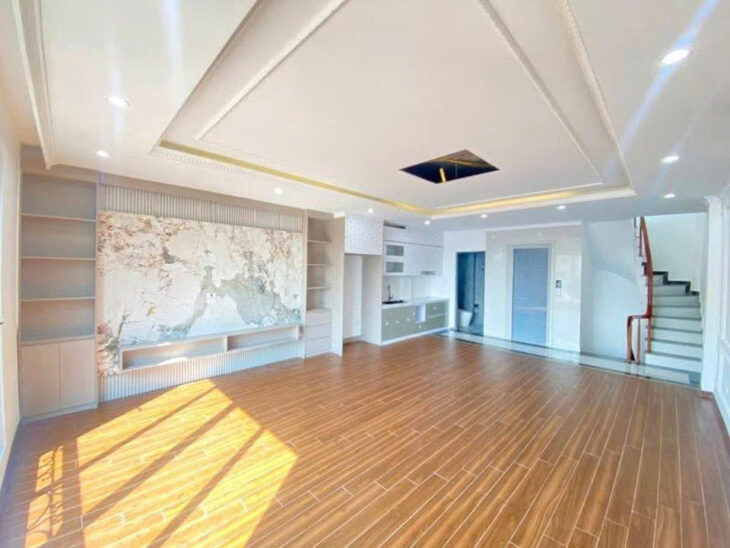 BÁN NHÀ PHÂN LÔ KHUẤT DUY TIẾN, THANH XUÂN – 44M x 8T THANG MÁY – MT 5.5M – Ô TÔ – GIÁ 16.5 TỶ