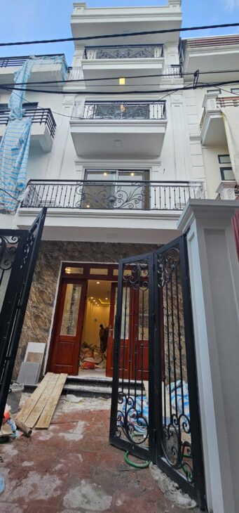 BÁN NHÀ MỚI HOÀN THIỆN TẠI PHÚC LỢI – DUY NHẤT 1 CĂN 72M² – GIÁ CHỈ 8,3 TỶ