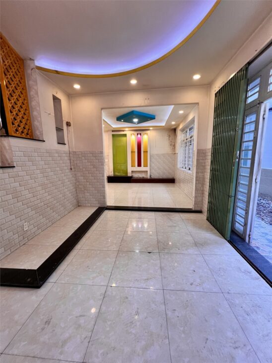 Cho thuê nhà nguyên căn đường Nguyễn Gia trí 8.8x 7.45 trệt lầu 4PN 2WC tiện cải tạo 22tr/tháng