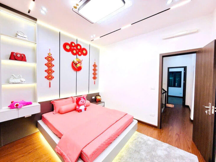 BÁN NHÀ ĐẸP Ở NGAY – XUÂN THUỶ, CẦU GIẤY – 42M x 4T- MT 3.8M – FULL NỘI THẤT – SÁT Ô TÔ