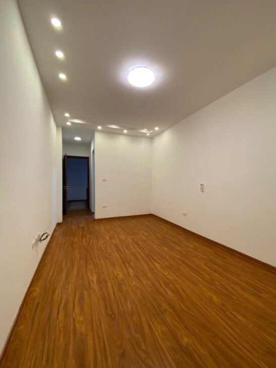 BÁN NHÀ NGỌC LÂM, LONG BIÊN – 33M², 5 TẦNG, 8.5 TỶ – Ô TÔ ĐỖ CỔNG