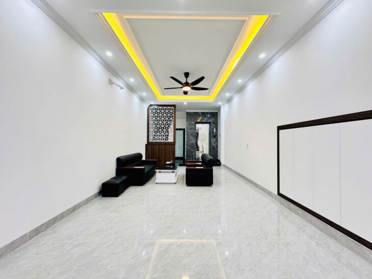 BÁN NHÀ TRẦN QUỐC HOÀN, CẦU GIẤY – 41M² x 7T THANG MÁY – PHÂN LÔ Ô TÔ TRÁNH – KINH DOANH – GIÁ 24.5