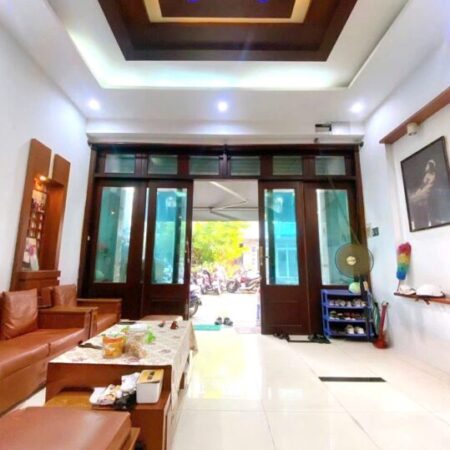 Bán nhà 76m² 4PN hẻm thông GẦN MẶT TIỀN giá 7.x tỷ TL Bán nhà 76m² 4PN hẻm thông GẦN MẶT TIỀN giá 7.x tỷ TL