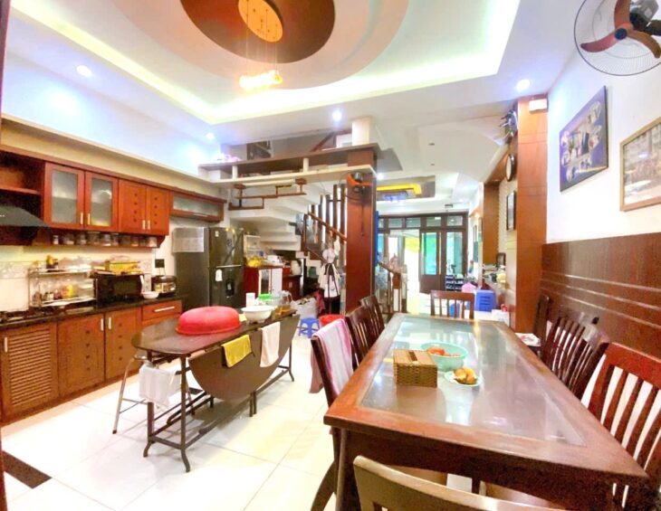 Bán nhà 76m² 4PN hẻm thông GẦN MẶT TIỀN giá 7.x tỷ TL