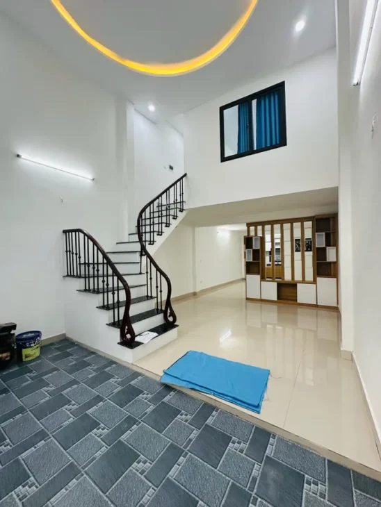 Bán nhà ngõ 3 gác Phố Định Công Hạ Trần Hoà, 63m2 x 2 tầng, mặt tiền 4m, giá 3.8 tỷ