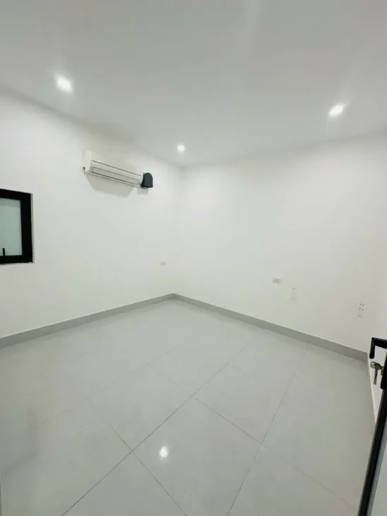 Bán nhà ngõ 3 gác Phố Định Công Hạ Trần Hoà, 63m2 x 2 tầng, mặt tiền 4m, giá 3.8 tỷ