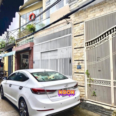 KIỆT Ô TÔ TRÁNH NHAU NGAY TRUNG TÂM, ĐƯỜNG ĐIỆN BIÊN PHỦ THÔNG VỚI THÁI THỊ BÔI TP ĐÀ NẴNG