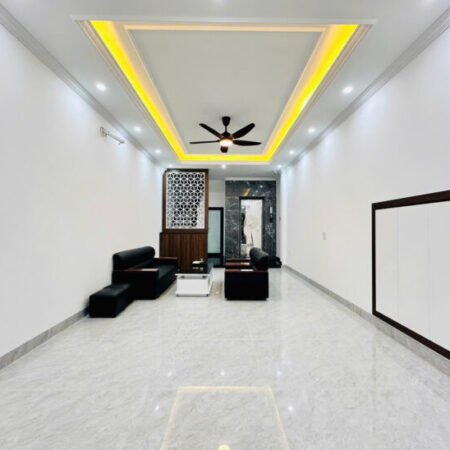 BÁN NHÀ TRẦN QUỐC HOÀN, CẦU GIẤY – 41M² x 7T THANG MÁY – PHÂN LÔ Ô TÔ TRÁNH – KINH DOANH