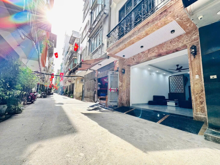 BÁN NHÀ TRẦN QUỐC HOÀN, CẦU GIẤY – 41M² x 7T THANG MÁY – PHÂN LÔ Ô TÔ TRÁNH – KINH DOANH – GIÁ 24.5