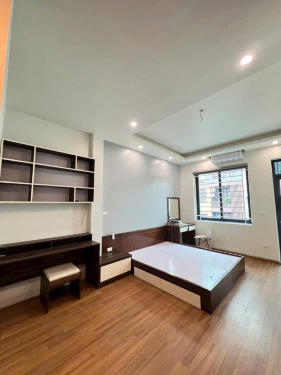 Bán nhà mặt chợ Phương Mai – Ngõ Ô tô kinh doanh sầm uất – Thông các ngả – 5 tầng Ô chờ thang máy