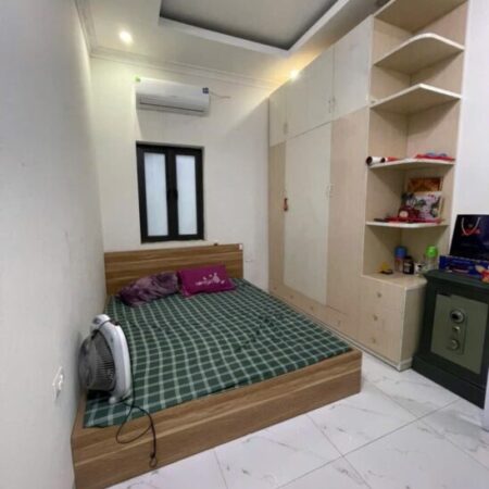 Bán nhà Tây Tựu, Bắc Từ Liêm, 2,35 tỷ, 96m2, 3PN khách bếp view đẹp, cho thuê 12tr/th