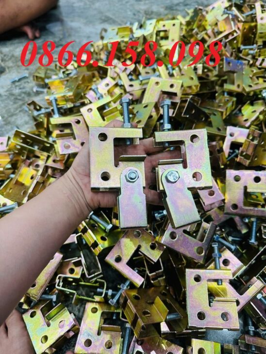 Công dụng của kẹp xà gồ trong lắp đặt công trình