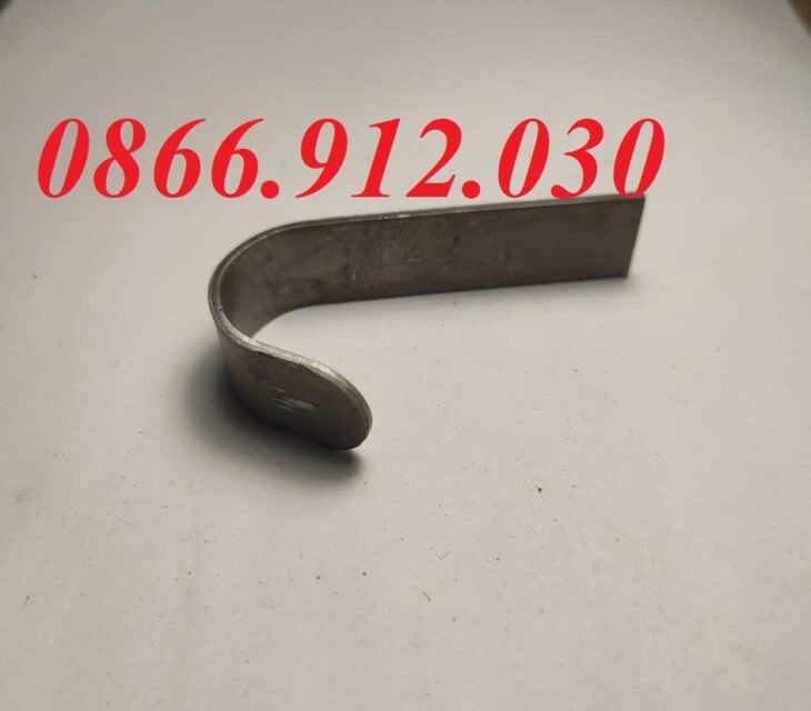 Tại sao nên sử dụng móc treo cặp học sinh trong thiết kế bàn học sinh