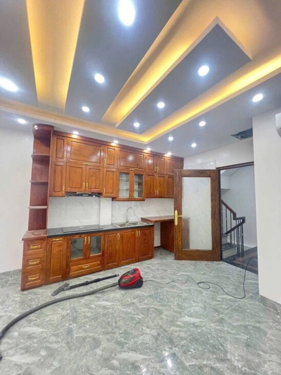 BÁN SIÊU PHẨM CCMN ĐỐNG ĐA 7 TẦNG THANG MÁY GẦN PHỐ 50M DÒNG TIỀN 70 TRIỆU/THÁNG 14,5 TỶ