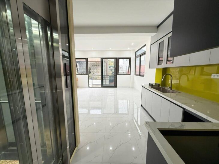 19,7 tỷ. Phân lô 65m*5 tầng*5mMT phố Lê Trong Tấn; ngõ ô tô #Thang