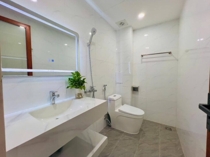 CCMN MẶT PHỐ VƯƠNG THỪA VŨ, 75M*8 TẦNG, Ô TÔ ĐỖ CỬA 24/7. GIÁ 30 TỶ (TL)