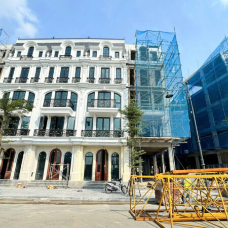 CẦN BÁN GẤP NHÀ MẶT PHỐ HOÀNG QUỐC VIỆT DT75M2 LH; 093.198.2626