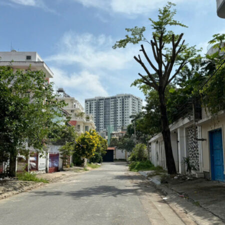 Bán biệt thự: Tiện ở KD/VP/CHDV.. MT:Đường số 42, P. Thảo Điền. Q2