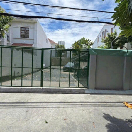 Bán nhà đường số 40 nguyễn văn hưởng Thảo Điền Quận 2 , dt 350m2 tiện xây hầm 6 tầng