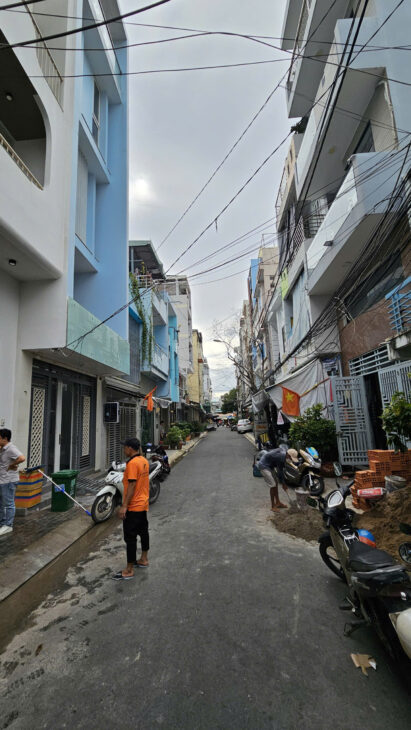 Mặt tiền kinh doanh Dòng tiền 30 triệu tháng Ngang 6.5 x đúc 6 tấm Có 7 tỷ Mặt tiền kinh doanh Dòng tiền 30 triệu tháng Ngang 6.5 x đúc 6 tấm Có 7 tỷ
