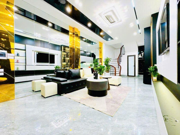 Khương Trung cần bán nhà 35m 3 phòng ngủ tặng full nội thất, 02 thoáng cách ô tô 5m