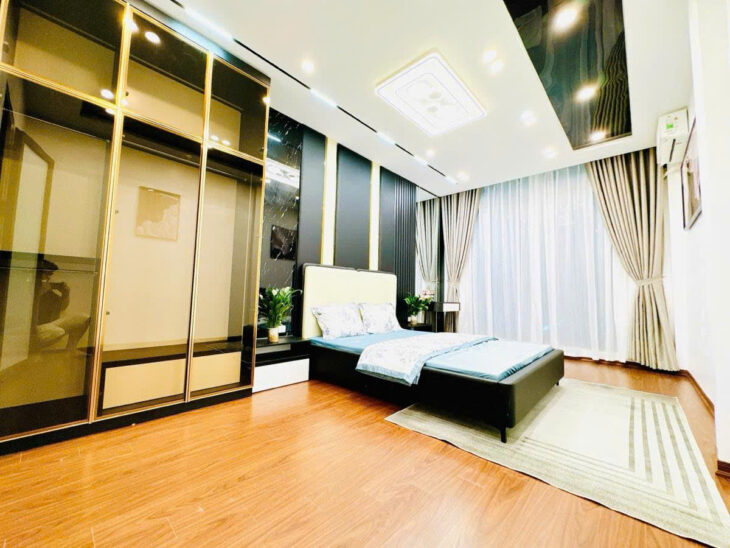 Khương Trung cần bán nhà 35m 3 phòng ngủ tặng full nội thất, 02 thoáng cách ô tô 5m