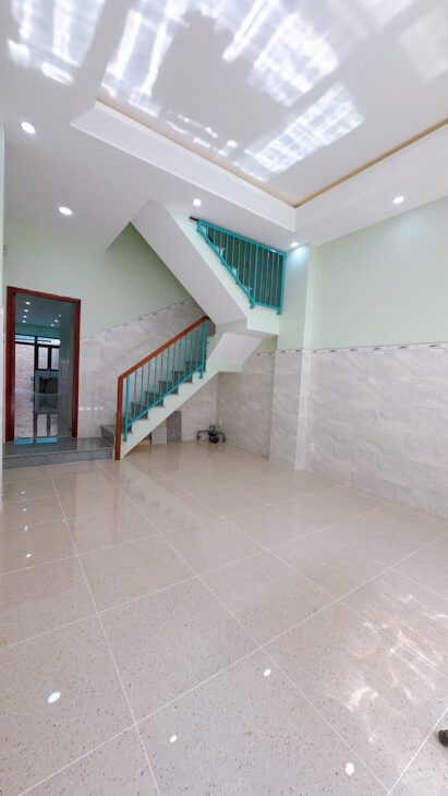 NHÀ MỚI XÂY ĐÚC 4 TẤM DT 4 X24 CÓ 6 TỶ VIP Q4
