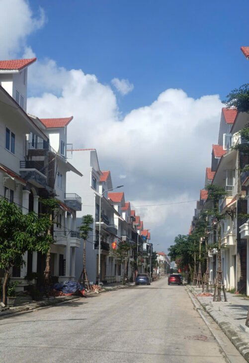 Liền kề Cienco5 – 75m2 Đất -MT5m, vỉa hè KD, ô tô tránh, giá 10.28 tỷ