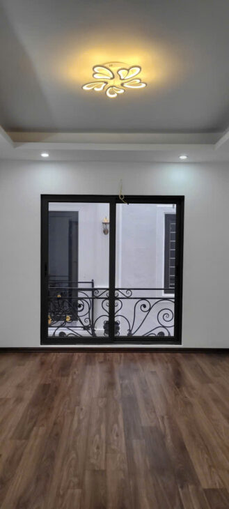 🏡 Bán nhà 5 tầng xây mới Việt Hưng – gần mầm non Ánh Sao, ngõ nông, quanh nhà nhiều chỗ đậu xe,