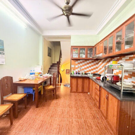 Bán nhà Hào Nam – 34m 5 tầng, lô góc ngõ thông gần phố 8,25 tỷ