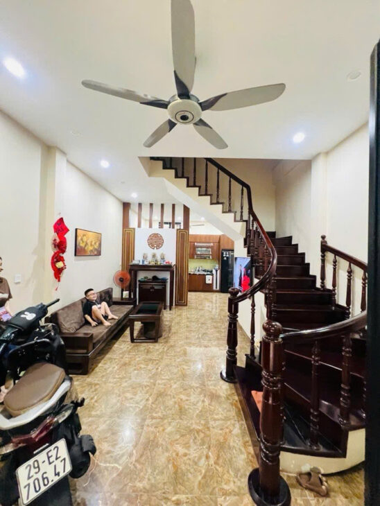 Bán nhà Hào Nam dân xây 48m 5 tầng, 7 phòng ngủ – Gần phố sổ đỏ vuông đẹp 12,8 tỷ