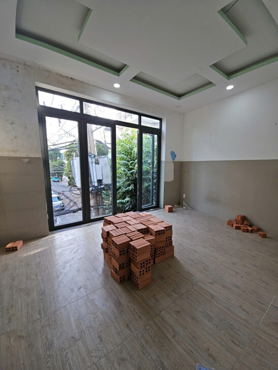 MẶT TIỀN KINH DOANH TÂN PHÚ NGUYỄN THỊ THẬP Q7 NGANG 5 X 15 CÓ 12 TỎI