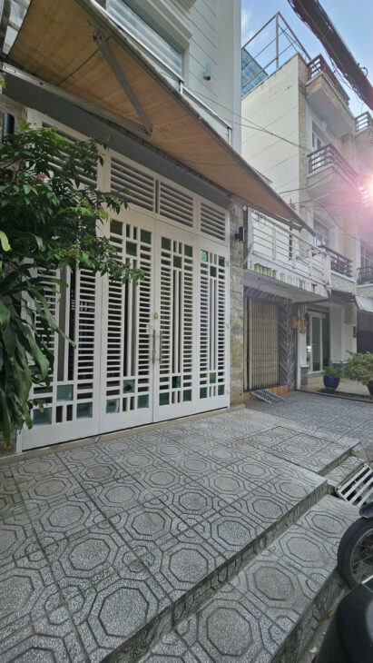 MẶT TIỀN KINH DOANH TÂN PHÚ NGUYỄN THỊ THẬP Q7 NGANG 5 X 15 CÓ 12 TỎI