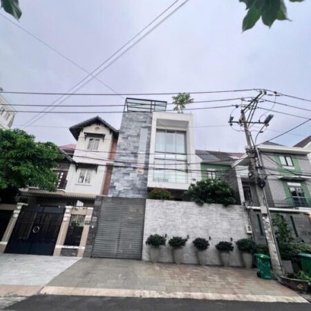 Bán Villa tuyệt đẹp 204B6/4 Nguyễn Văn Hưởng, P.Thảo Điền . Q2