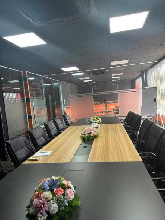 Quận 1 ! MẶT BẰNG ĐẸP LẮM ! CHO THUÊ TẦNG 1, 2, 3 và TRỆT , DT : 180 m2 ( mỗi tầng ) Tel :