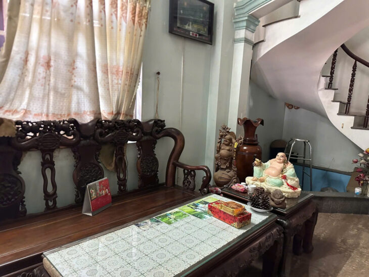 Bán nhà mặt tiền Dương Công Khi, Hóc Môn. DT 200m2, 3 tầng, 6PN. Sổ hồng, giá 15 tỷ.