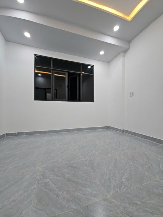 HẺM 1 SẸC DT NGANG 3,8 X 9 ĐÚC BÊ TÔNG Q4 HƠN 2 TỶ