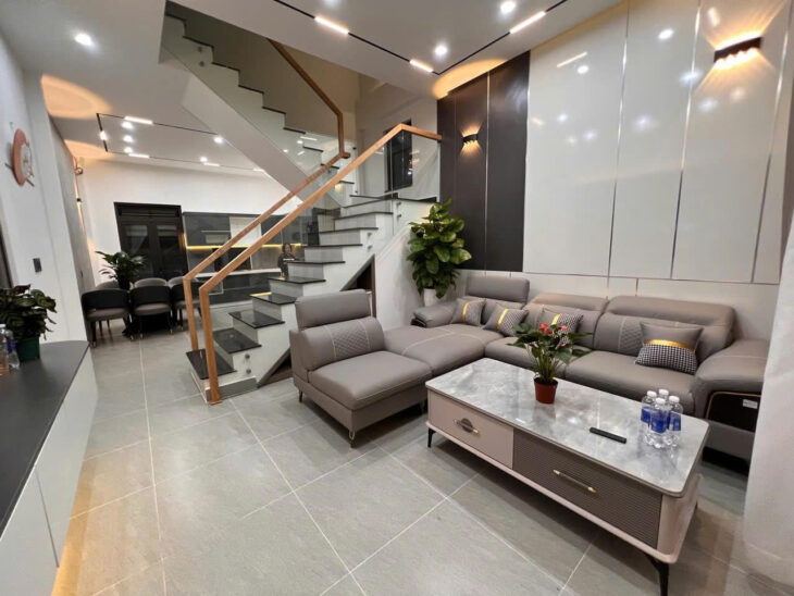 BÁN NHÀ 4 TẦNG KQH TRẦN ANH TÔNG P.8 ĐÀ LẠT