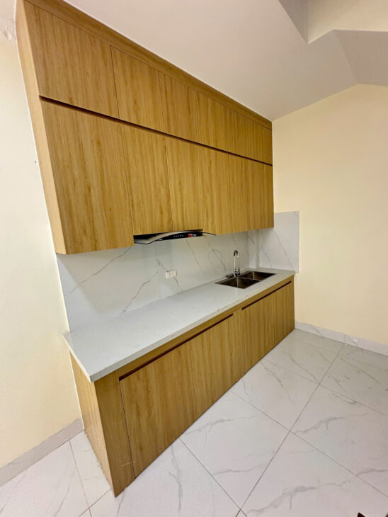 Bán nhà ngõ Bát Khối, Long Biên. 32m2 x 5T, 3PN, SĐCC, 6.4 tỷ. LH: 0976766363