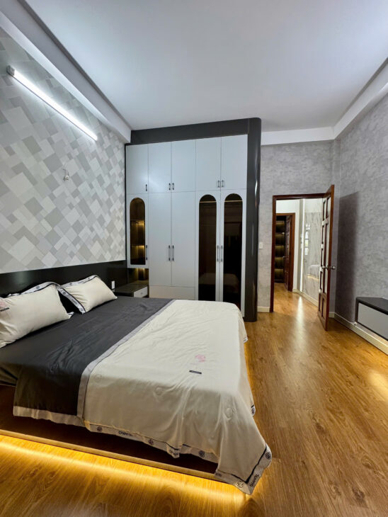 BÁN NHÀ 3 TÀNG MỚI KENG 4PN SHR TÂN CHÁNH HIỆP Q12 HẺM XE HƠI 5M