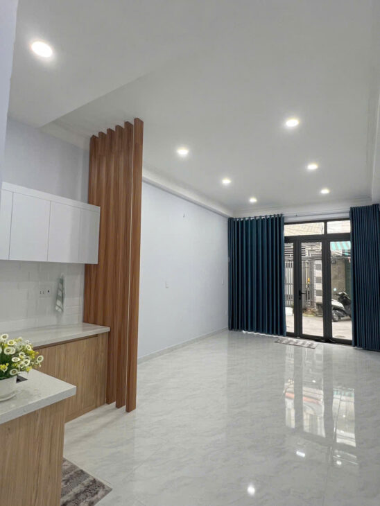 MẶT TIỀN KINH DOANH KHÁNH HỘI DT 3,6 X10 ĐÚC MỚI 2 TẦNG Q4 CÓ 6 TỎI