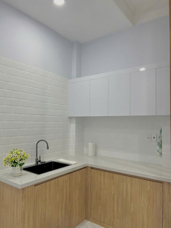 MẶT TIỀN KINH DOANH KHÁNH HỘI DT 3,6 X10 ĐÚC MỚI 2 TẦNG Q4 CÓ 6 TỎI