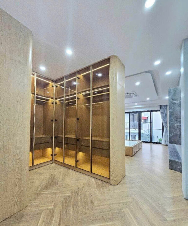 GẦN 10TỶ- VÕ CHÍ CÔNG/ TÂY HỒ – NHÀ MỚI 40M2- 6 TẦNG THANG MÁY – 10M RA Ô TÔ – MỚI KÍNH KOONG
