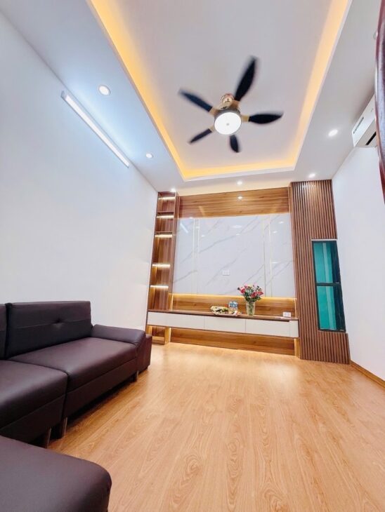 ĐỘI CẤN DT 20M x6 TẦNG 4,980 TỶ NHÀ MỚI,20M RA PHỐ,NGÕ THÔNG
