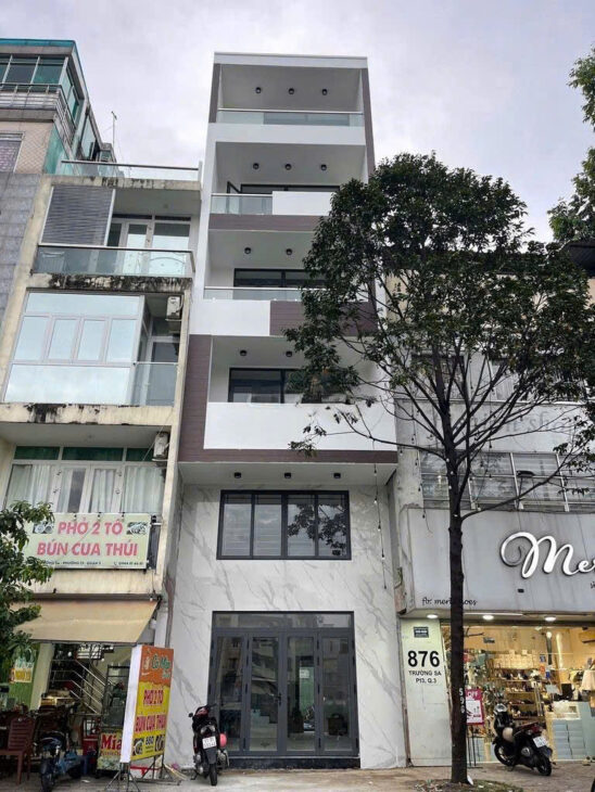 Cho thuê nhà Mặt tiền – Quận 3 – ̀5 tầng – ̀5 PN – Giá 40 tr/ tháng