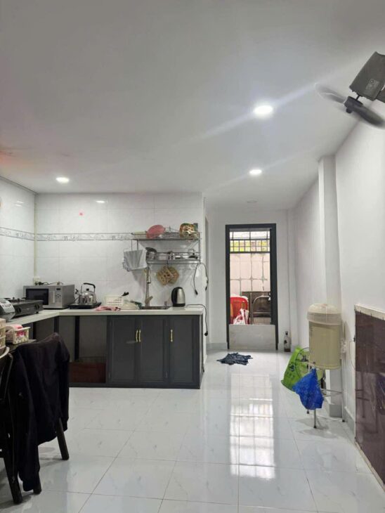 ✨ Bán nhà Hẻm Đẹp đường Âu Dương Lân, P3, Q8 – Giá chỉ 3,7 tỷ ✨
