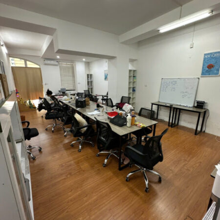 Cho thuê căn nhà mặt phố Hoàng Sâm, Cầu Giấy. DT 47m2 , MT 5m, 9 triệu/tháng. LH: 0916109086